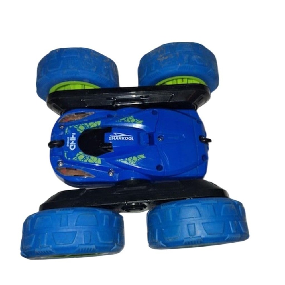 Threeking RC‎ Stunt Car Double-Sided 360° Flips Multi-Color Toy